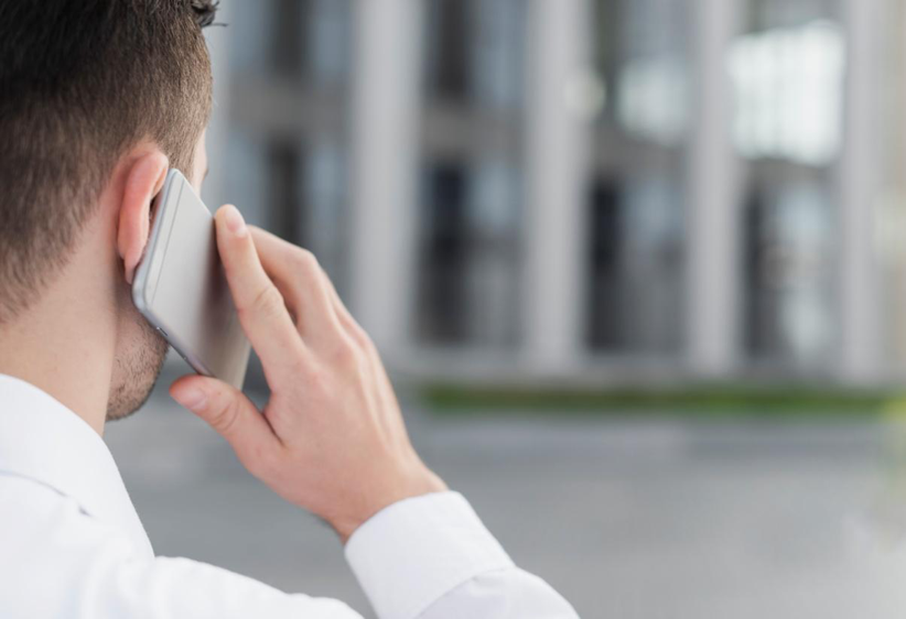 Abordar leads por telefone: 5 dicas para fazer uma ligação perfeita: A ligação vendedora depende de planejamento e conhecimento sobre o lead.