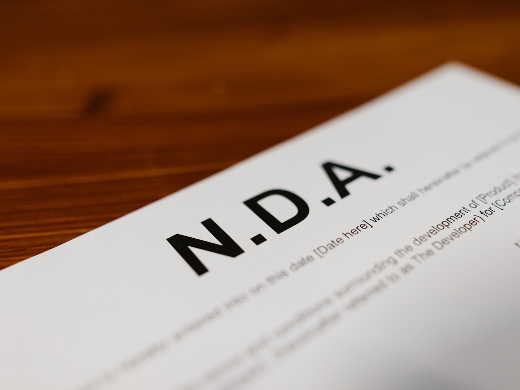 Adotar o uso de NDAs, aliado a ferramentas digitais como a assinatura eletrônica, fortalece a imagem da corretora e contribui para processos mais ágeis e confiáveis. É uma forma simples e eficaz de modernizar a gestão e evitar problemas futuros.