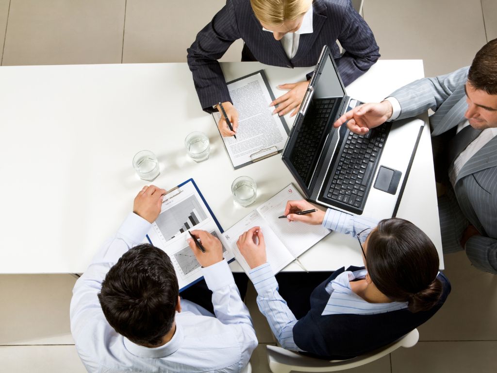 Saber como se preparar para uma negociação é uma das competências mais valiosas para corretores e gestores que buscam crescimento sólido e profissionalismo no mercado de seguros. 