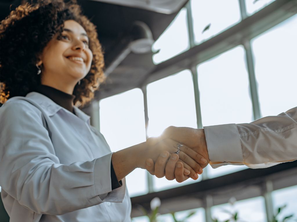Oportunidades de negócio no mercado de seguros são situações concretas que permitem às corretoras expandir seus serviços, aumentar a receita ou conquistar novos nichos de clientes. 