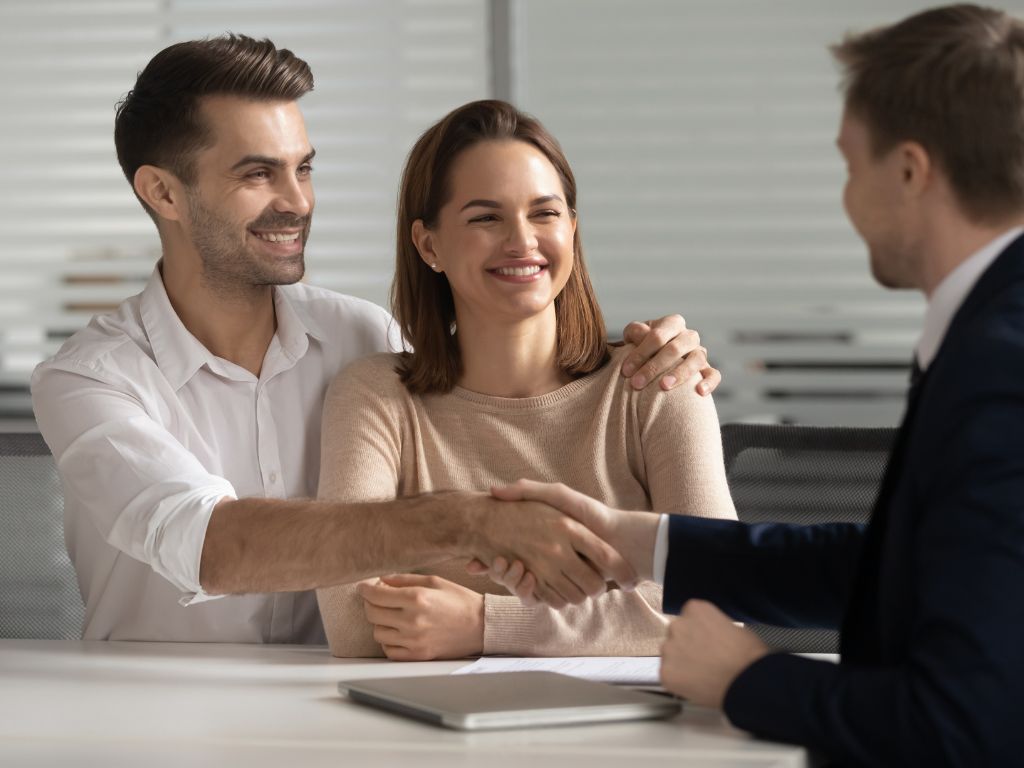 O investimento em representação profissional e tecnologia adequada pode ser o diferencial que sua corretora precisa para alcançar um novo patamar de crescimento e reconhecimento no mercado.