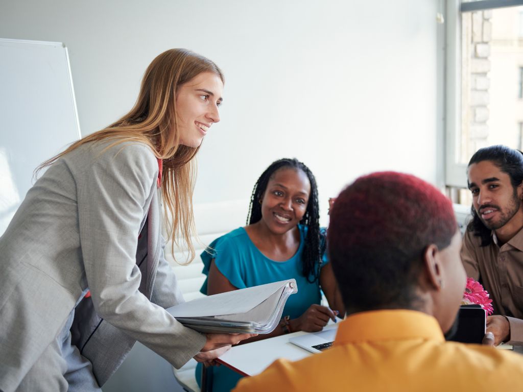 Com um fluxo constante de leads qualificados, corretoras conseguem prever com maior precisão suas vendas mensais e trimestrais. 
