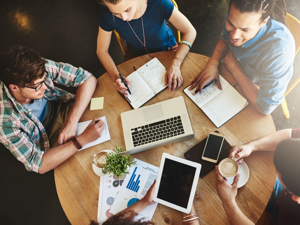 Corretoras focadas em seguros empresariais têm necessidades diferentes daquelas especializadas em pessoa física. 