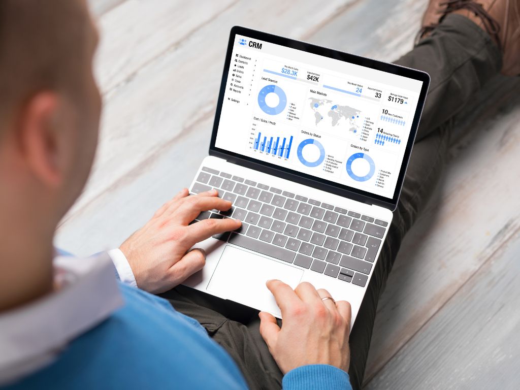 Um sistema para corretora de seguros moderno vai muito além de calculadoras online ou planilhas digitalizadas, representa uma plataforma integrada que atende todas as necessidades operacionais das corretoras contemporâneas.