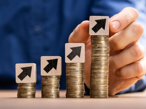 Descubra como agregar valor nas vendas de seguros com estratégias comprovadas. Guia prático para gestores aumentarem faturamento da corretora.