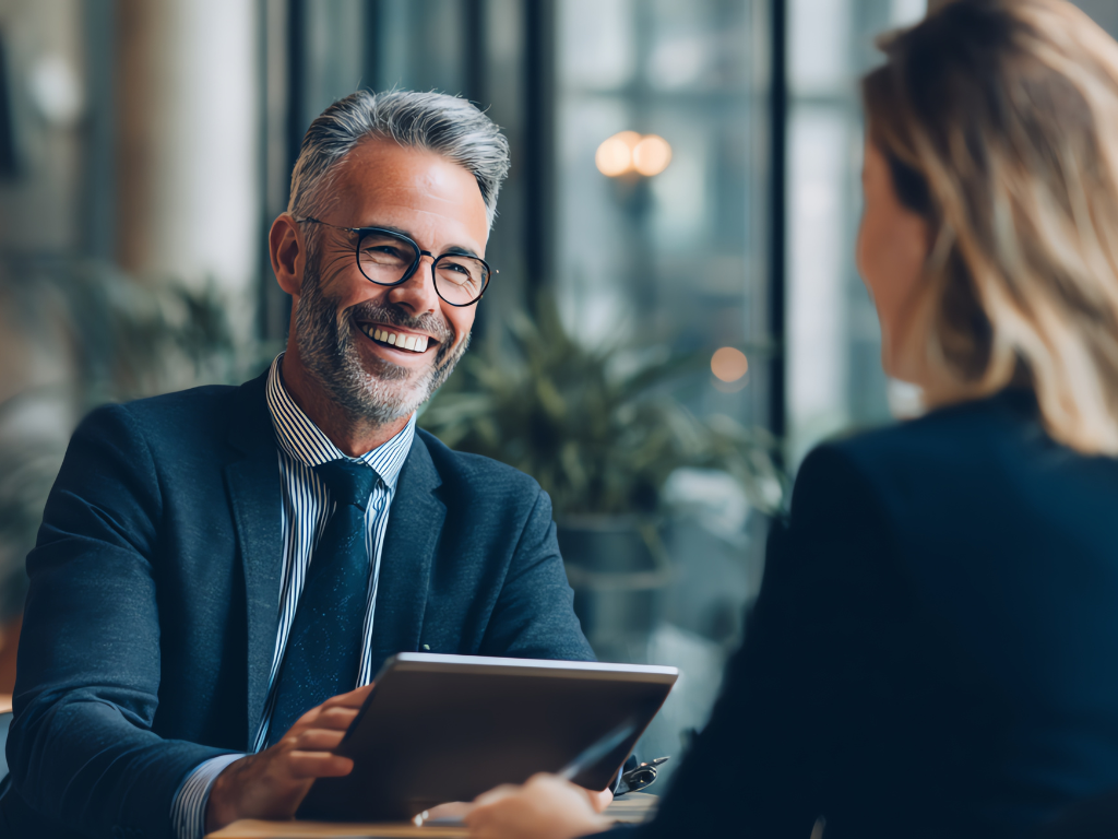 Como prospectar clientes para seguros? 12 técnicas comprovadas e scripts vencedores