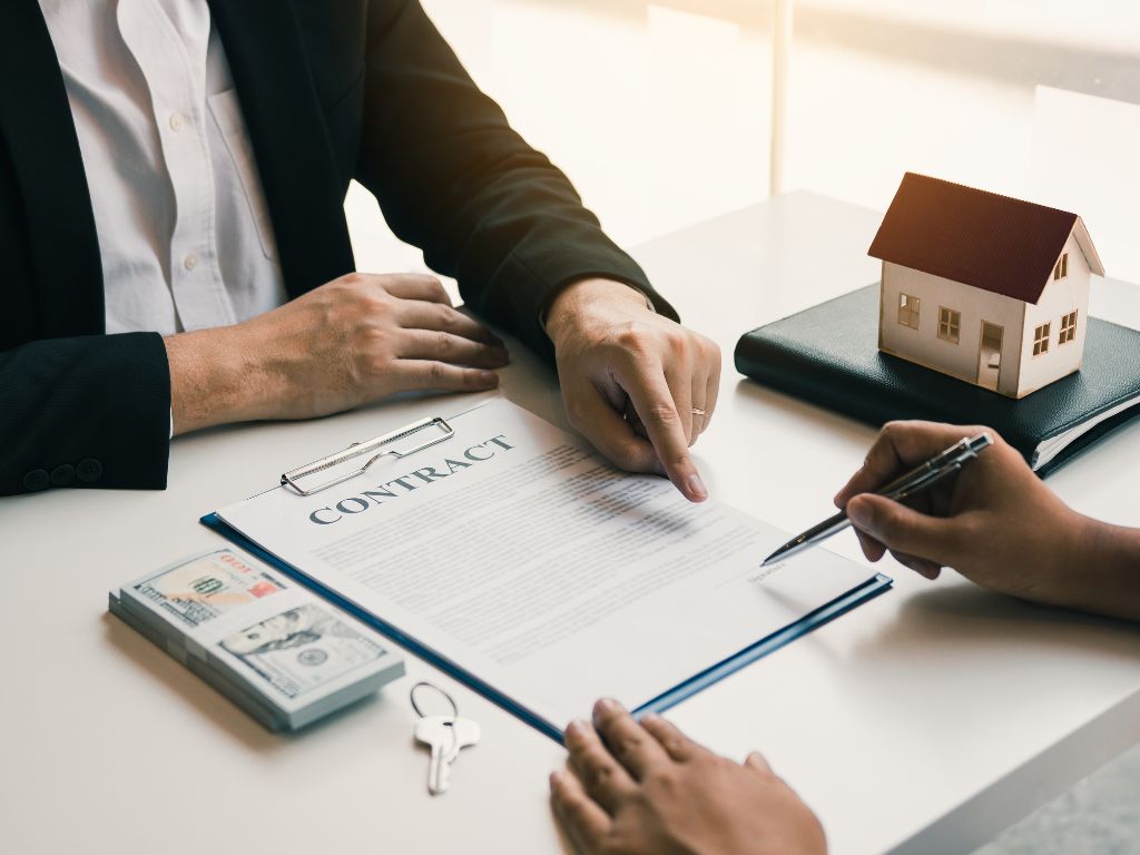 Descubra as melhores opções de curso de corretor de seguros gratuito em 2025.