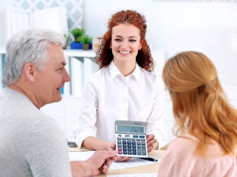 Descubra as melhores opções de curso de corretor de seguros gratuito em 2025.