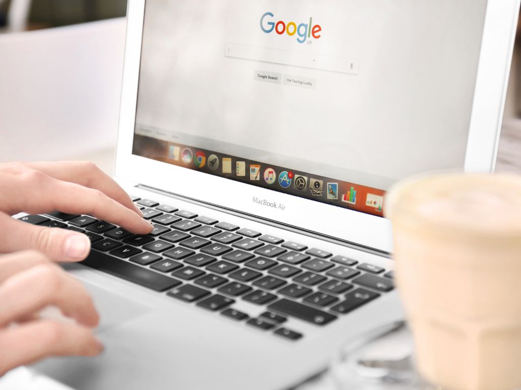 Descubra como usar Google Ads para corretores de seguros e aumente suas vendas com campanhas segmentadas. Guia prático com estratégias comprovadas.