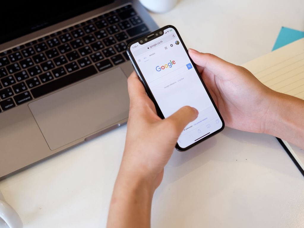 Descubra como usar Google Ads para corretores de seguros e aumente suas vendas com campanhas segmentadas. Guia prático com estratégias comprovadas.