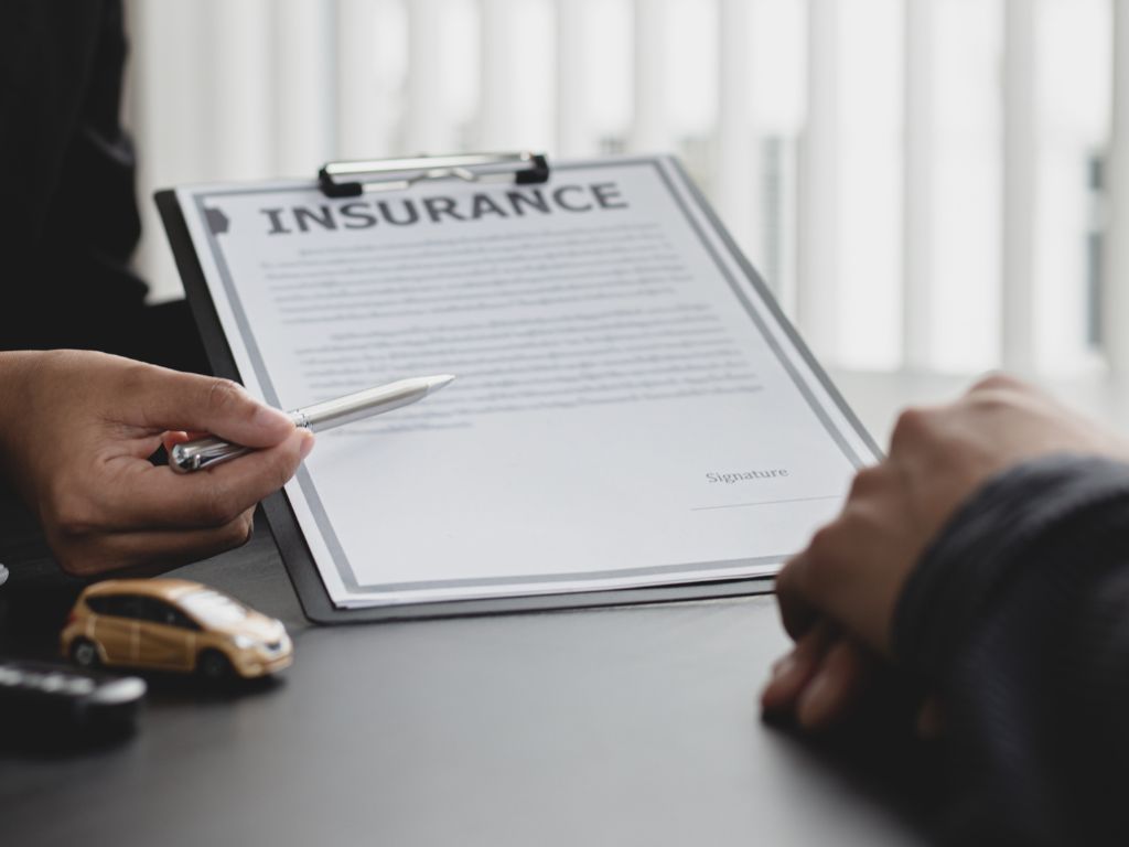 Descubra 7 estratégias comprovadas para aumentar as vendas de seguros e elevar as comissões da sua equipe. Guia prático com técnicas testadas pelo mercado.